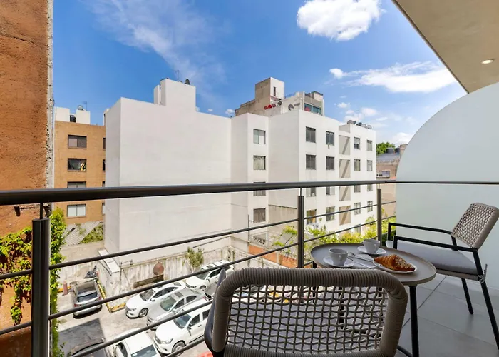 310 Std C Capitalia Contemporary Rooftop Access *